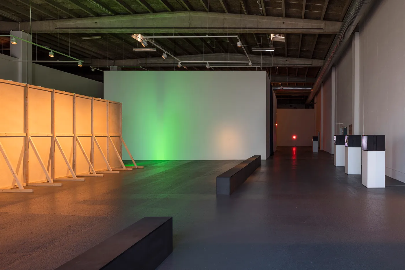 Nauman_GreenLightCorridor_CC_1