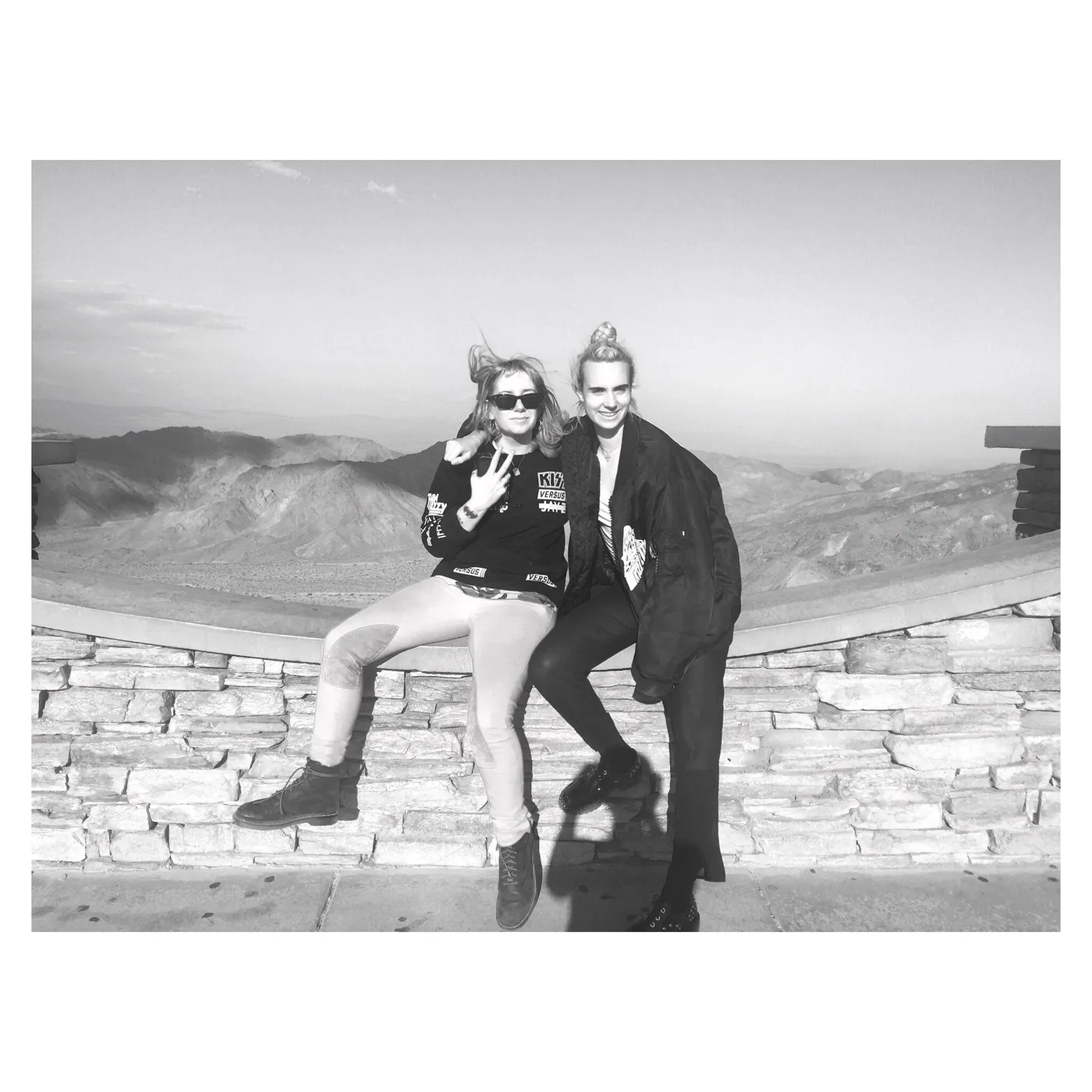 Engagement with Emma Holten and guests: MØ + Fryd Frydendahl