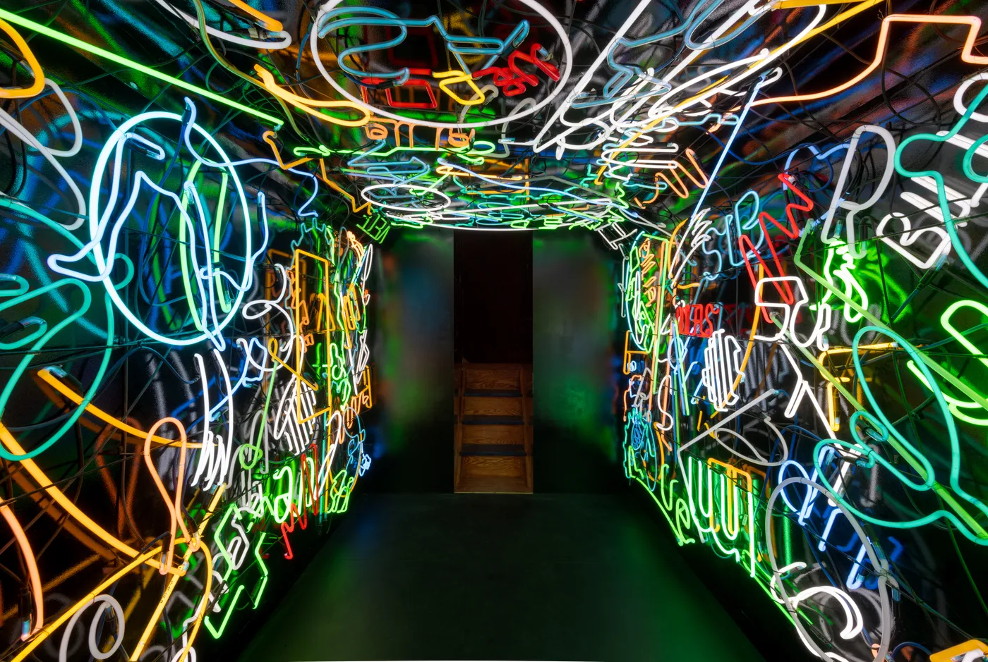 OBS NY DATO Cocktails og kurator: MARTA MINUJÍN Intensify Life