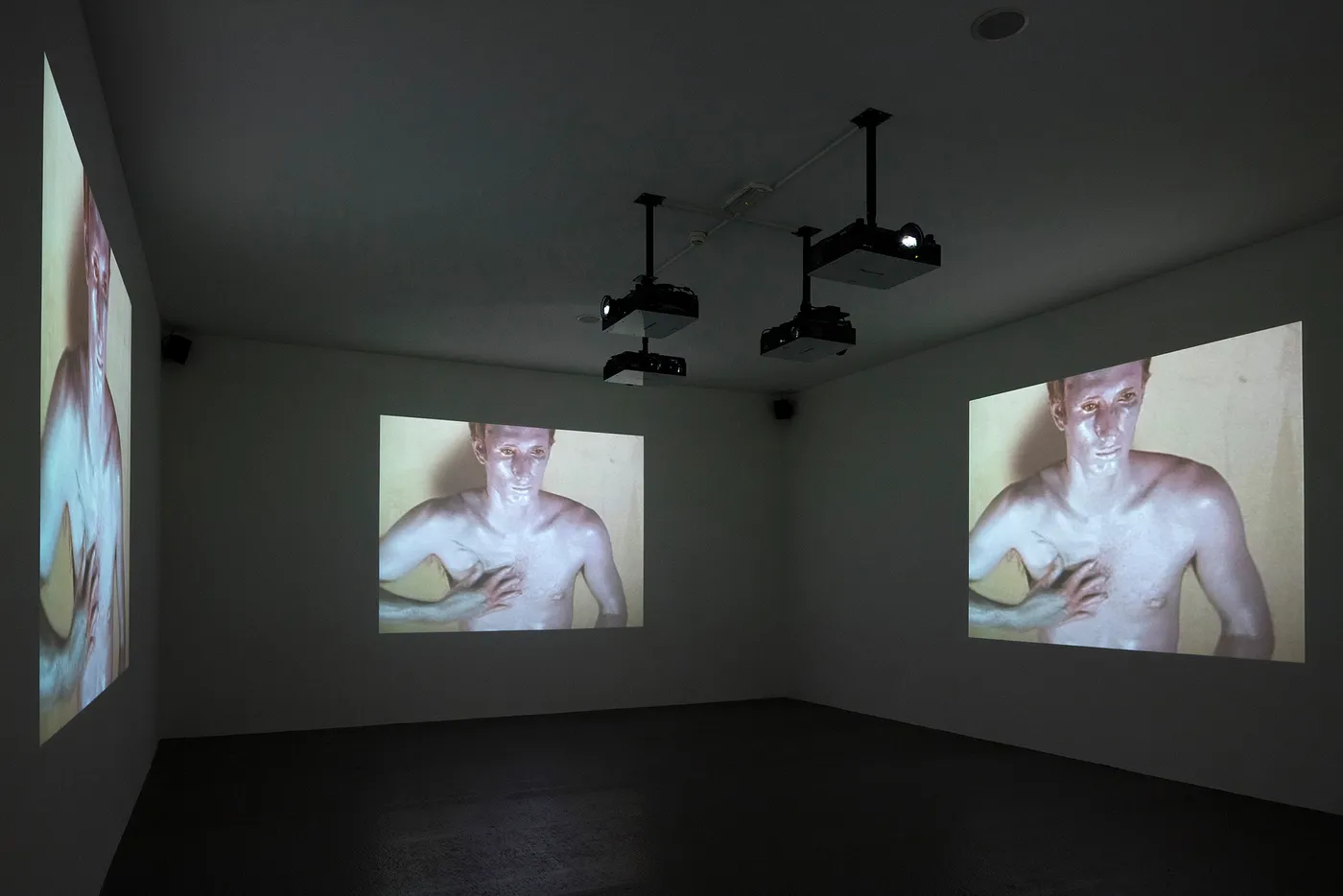 Nauman_Art_Make-Up_CC